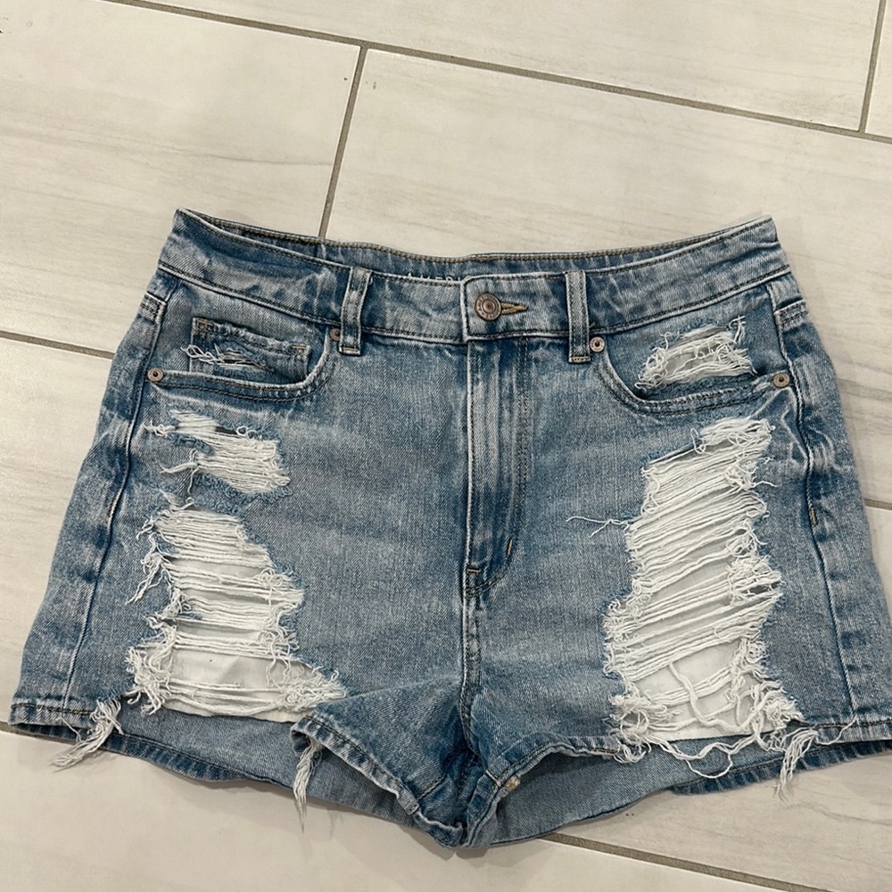 NWOT American Eagle Outfitters Light Blue Mom Jean Shorts